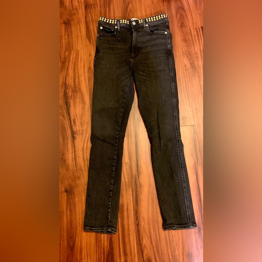 LN GORGEOUS AGOLDE BLACK JEANS W/GOLD STUDS AROUND WAIST. 27” INSEAM.